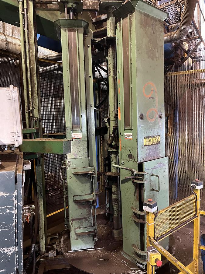 Used VERVILLE COMPLETE WOOD SHAVING BAGGING SYSTEM