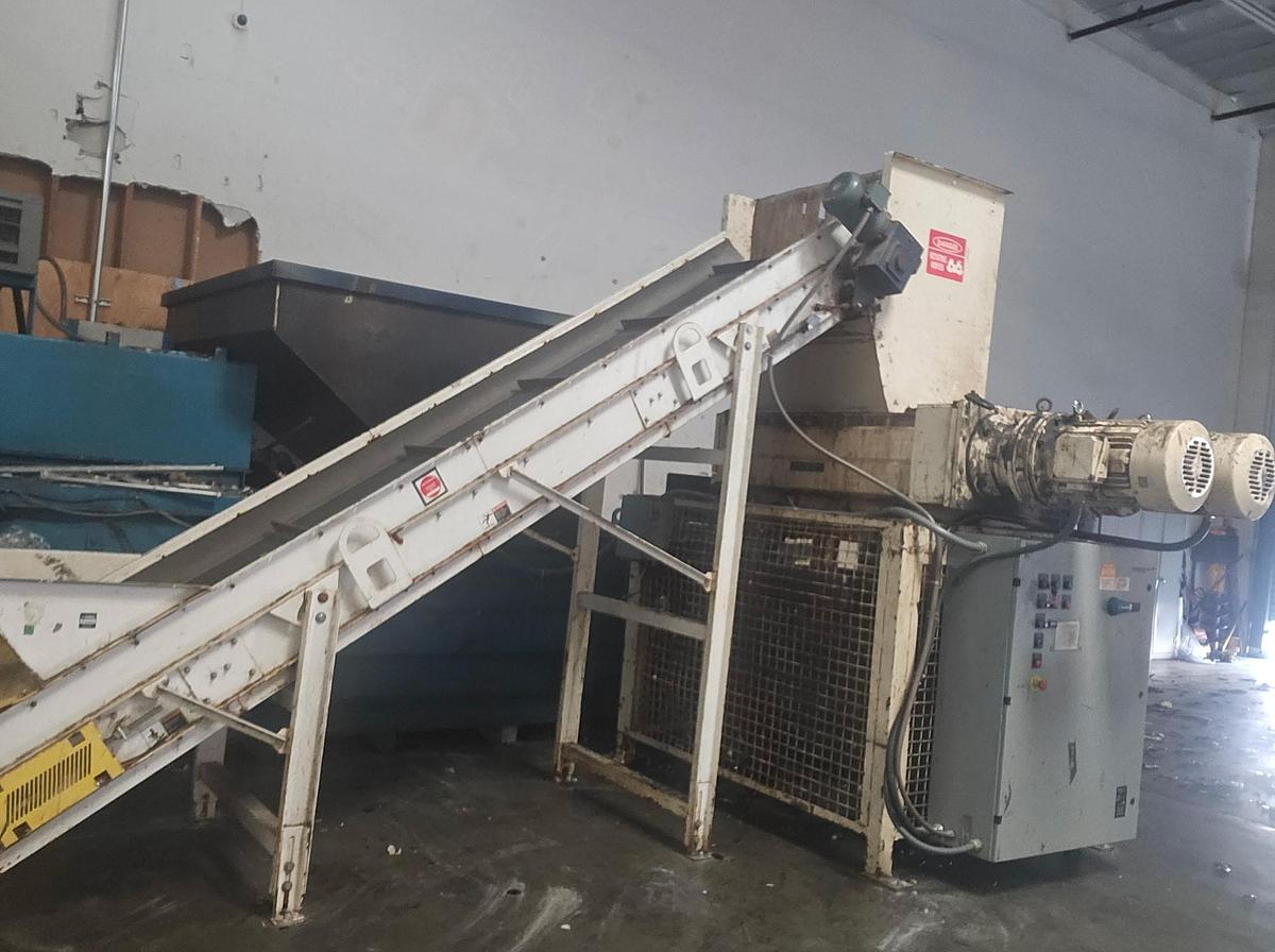 Used Shred-Tech Dual Shaft Shredder with Infeed Conveyor