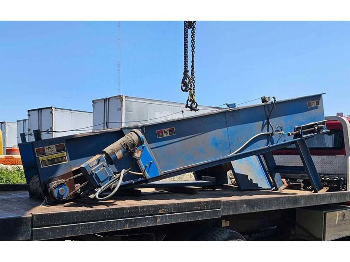 Used Selco Closed Door Baler with Conveyor