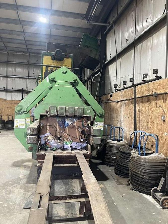 Used Bollegraaf Horizontal AT Baler with Conveyor