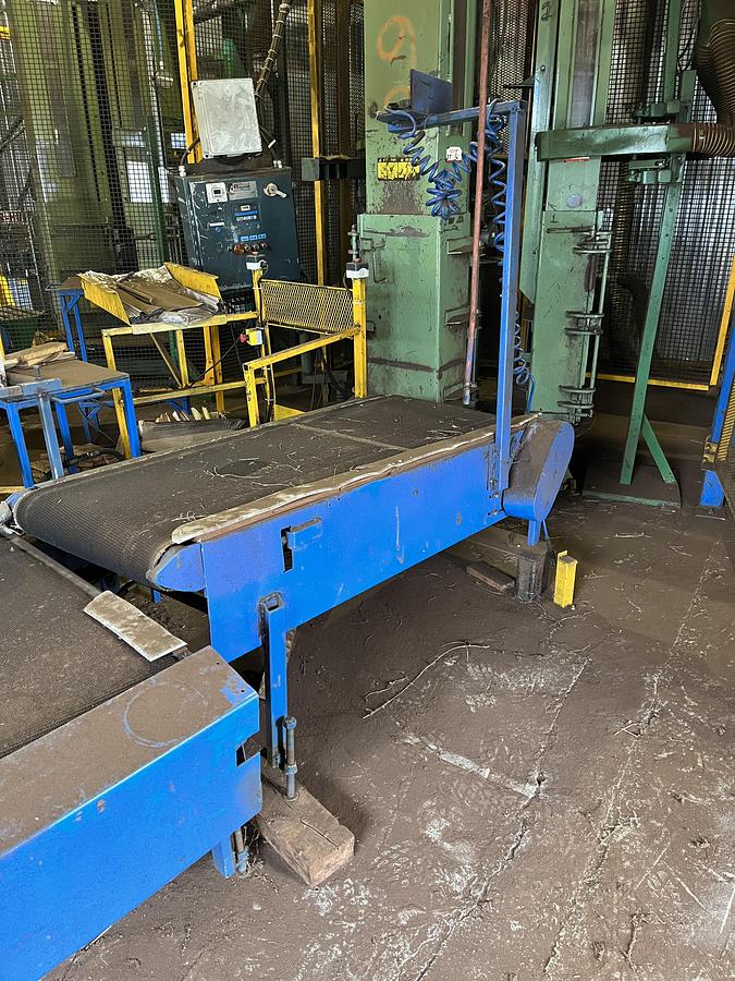 Used VERVILLE COMPLETE WOOD SHAVING BAGGING SYSTEM