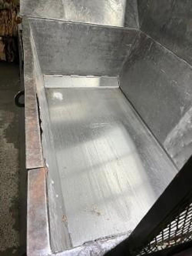 Used HARRIS TWO RAM BALER