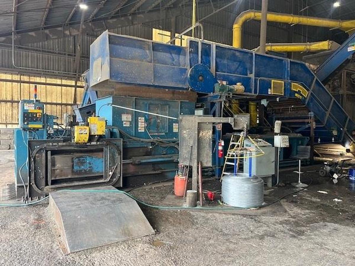 Used Marathon Galaxy Wide-Mouth Two Ram Baler