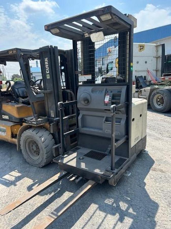 Used Crown Electric Lift Truck