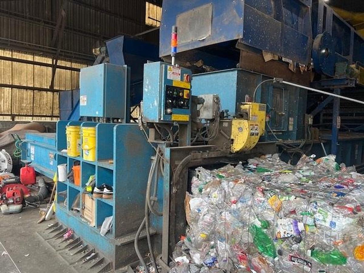 Used Marathon Galaxy Wide-Mouth Two Ram Baler