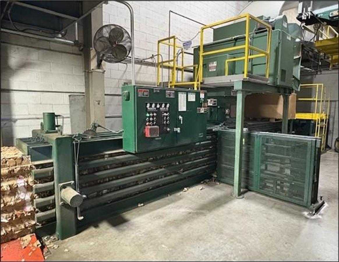 Used SELCO AUTO-TIE WITH BLO-APCO SHREDDER
