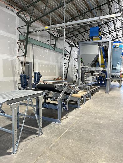 Used COMPLETE LOOSE BAGGING SYSTEM