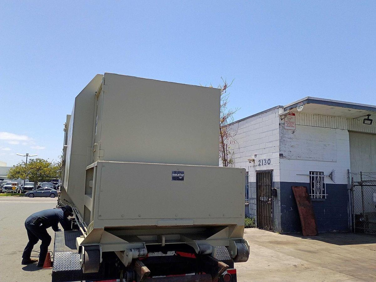 Refurbished Refurbished Marathon 25yd Self-Contained Compactor