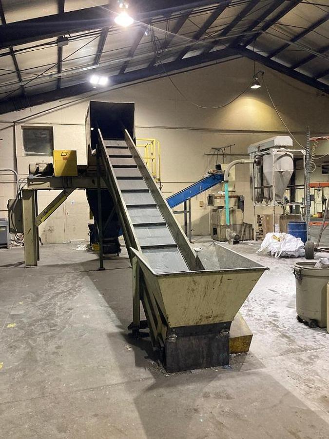 Used Jordan Dual Shaft Shredder / Infeed Conveyor