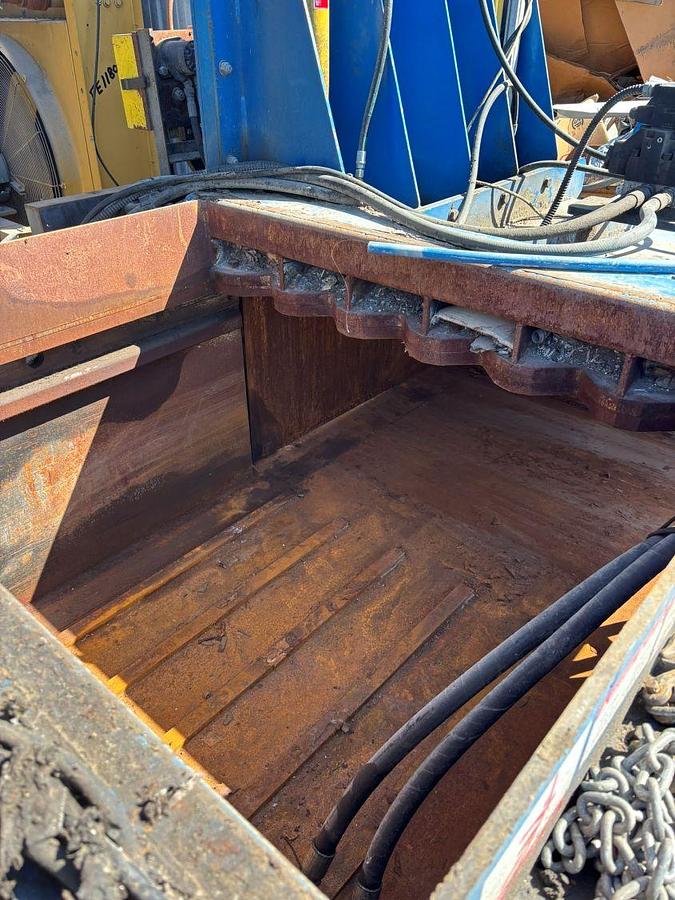 Used Excel 2R63D Two Ram Baler with Conveyor