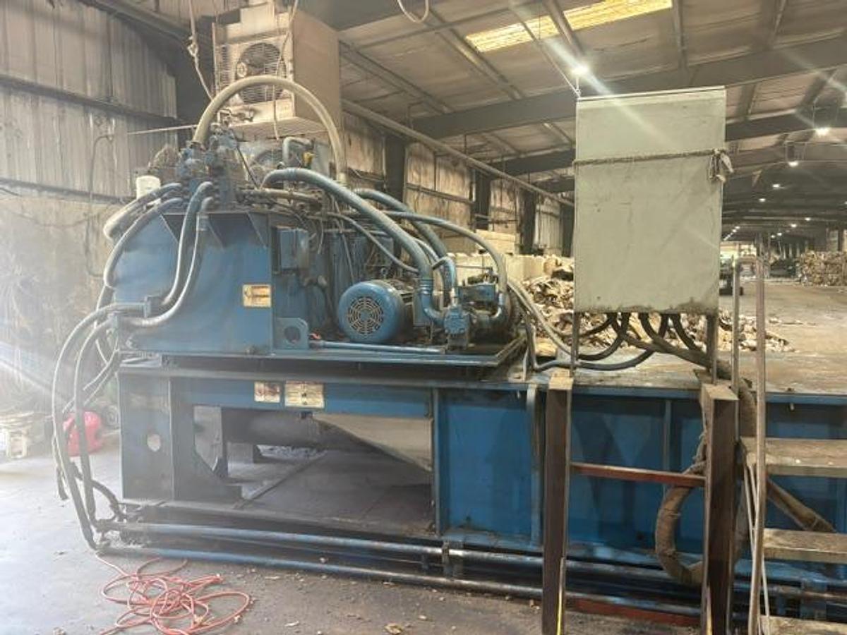 Used Marathon Nexgen Two Ram Baler