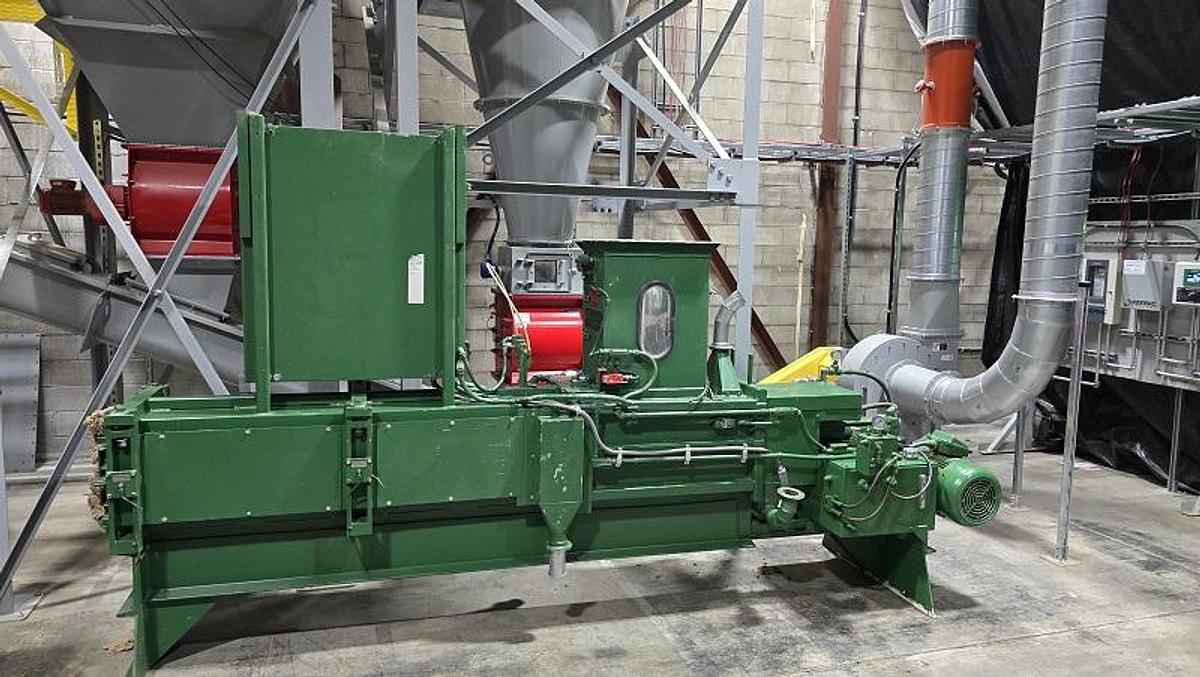 Used Maren Horizontal Dust - Woodchip Baler