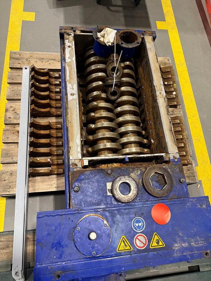 Used Shred-Tech Dual Shaft Shredder