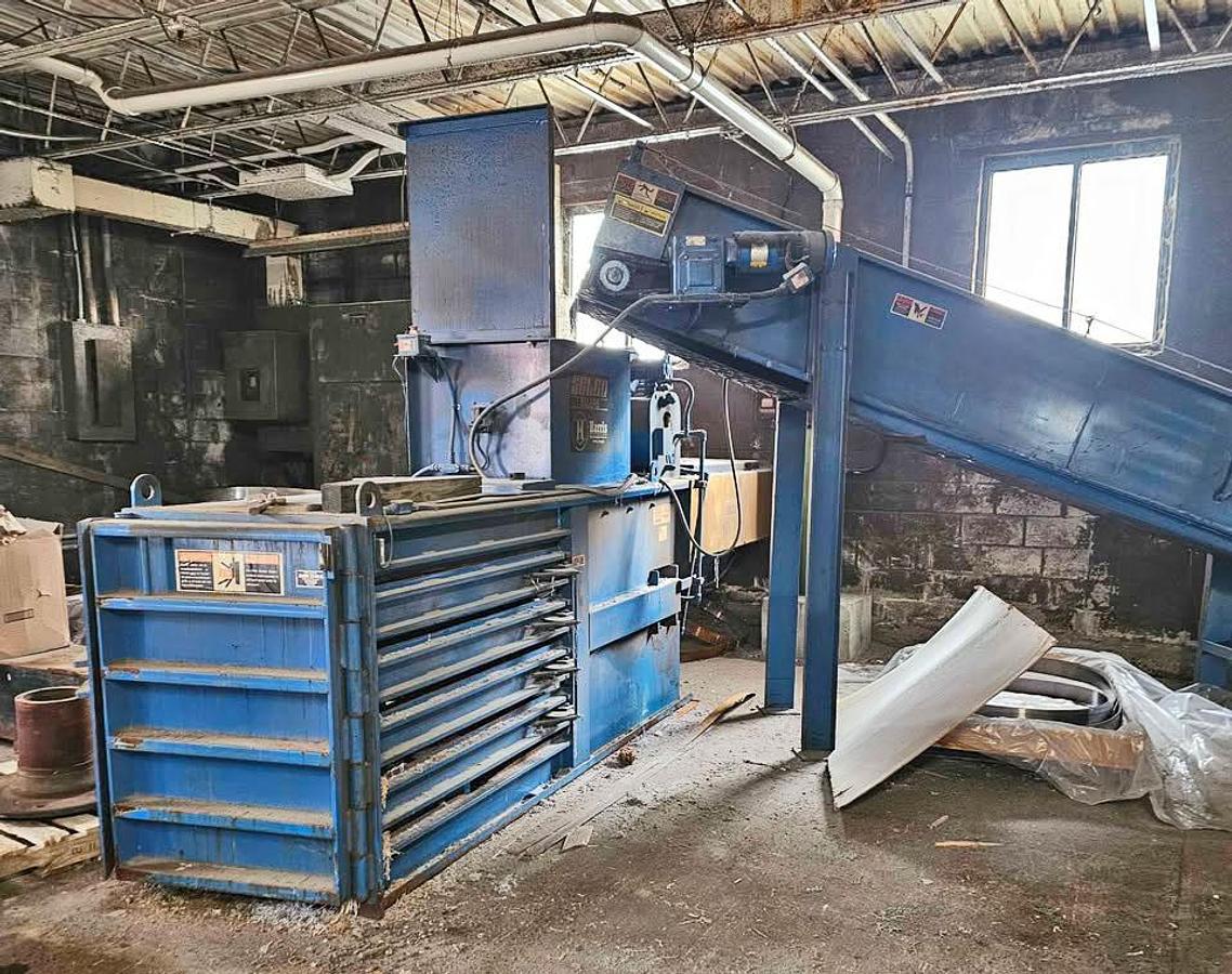 Used Selco Closed Door Baler with Conveyor