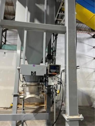 Used COMPLETE LOOSE BAGGING SYSTEM