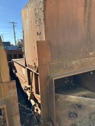 Used STATIONARY COMPACTOR 2 YARDS