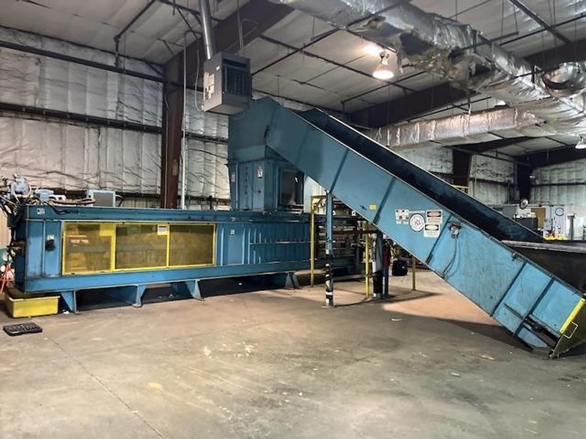 Used IPS Closed Door Baler with Hinged Side Wall