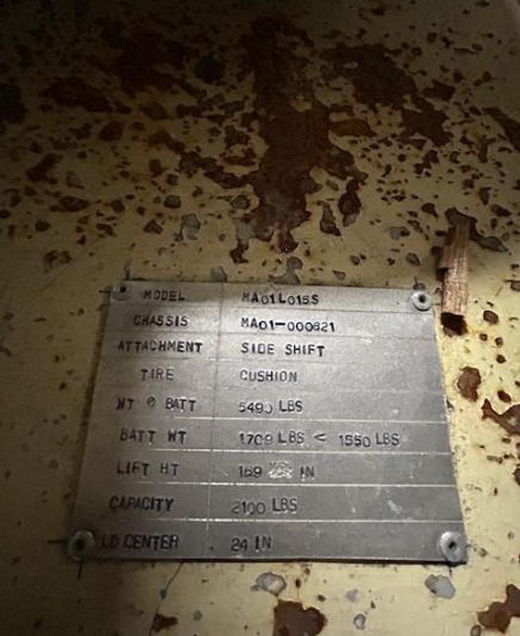 Used NISSAN LIFT TRUCK 2000 LBS