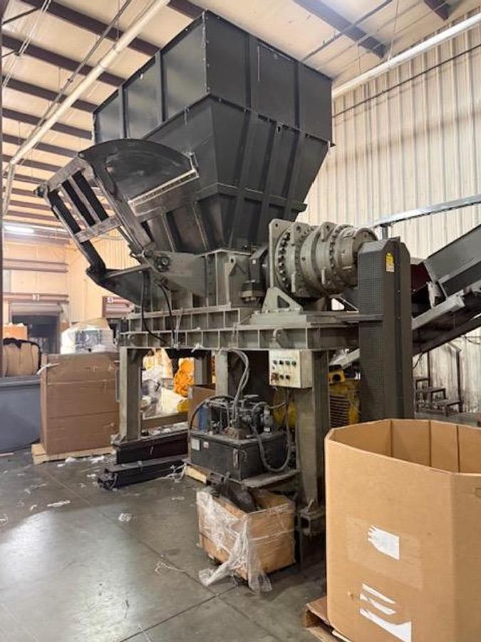 Used Genox PreShredder / Vertical Ram / Discharge Conveyor