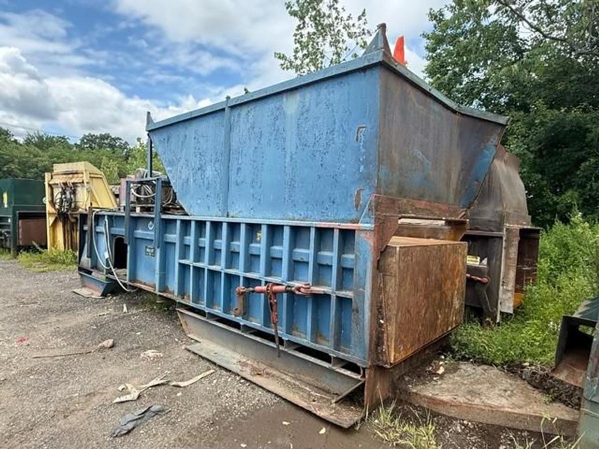 Used Marathon 5.5Yd Stationary Compactor