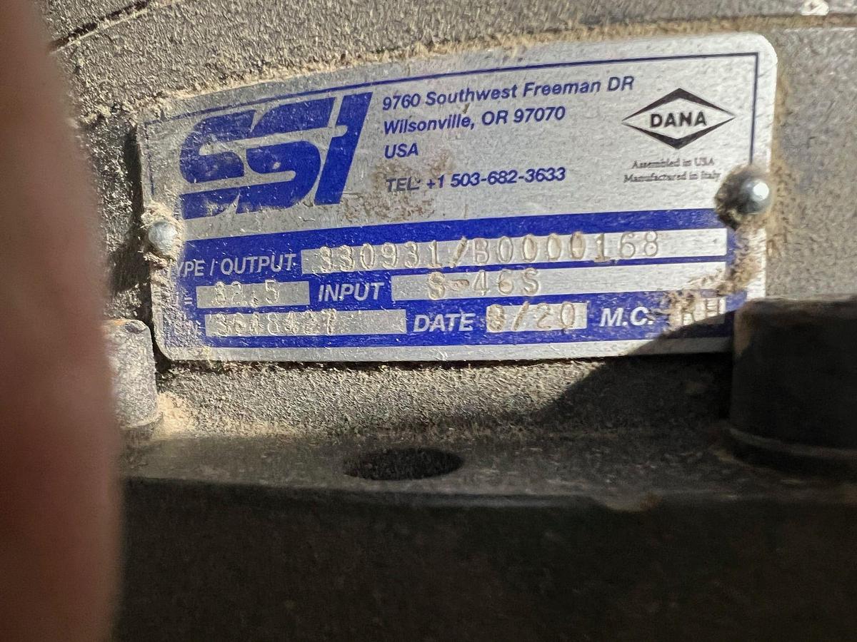 Used SSI Dual Shaft Shredder with Conveyors