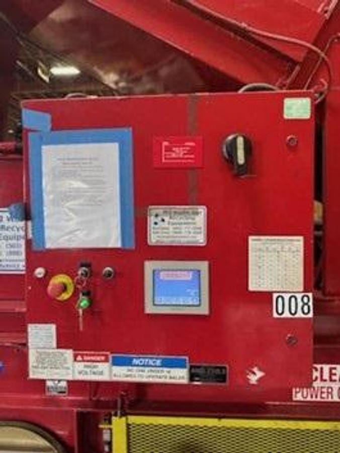 Used Max-Pak Full Pen Closed Door With Conveyor