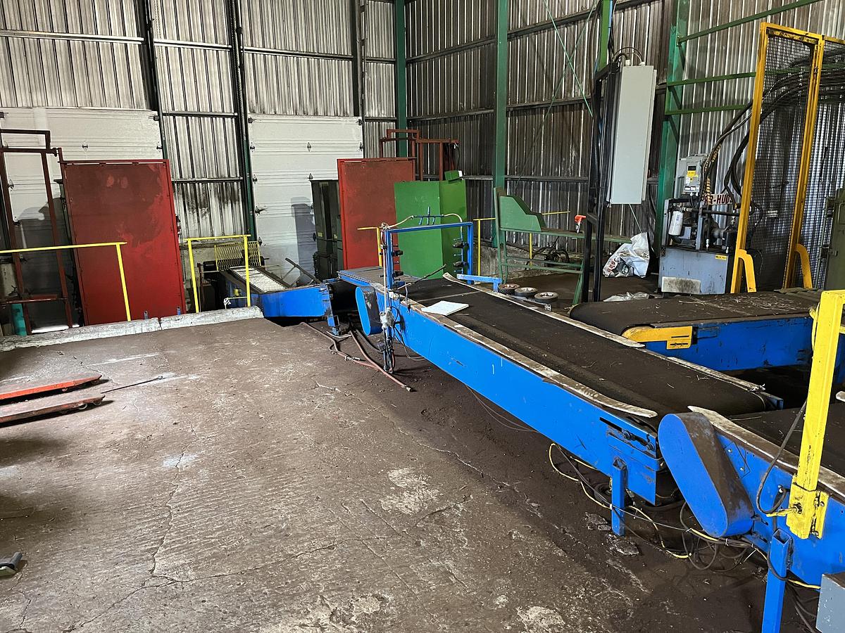 Used VERVILLE COMPLETE WOOD SHAVING BAGGING SYSTEM