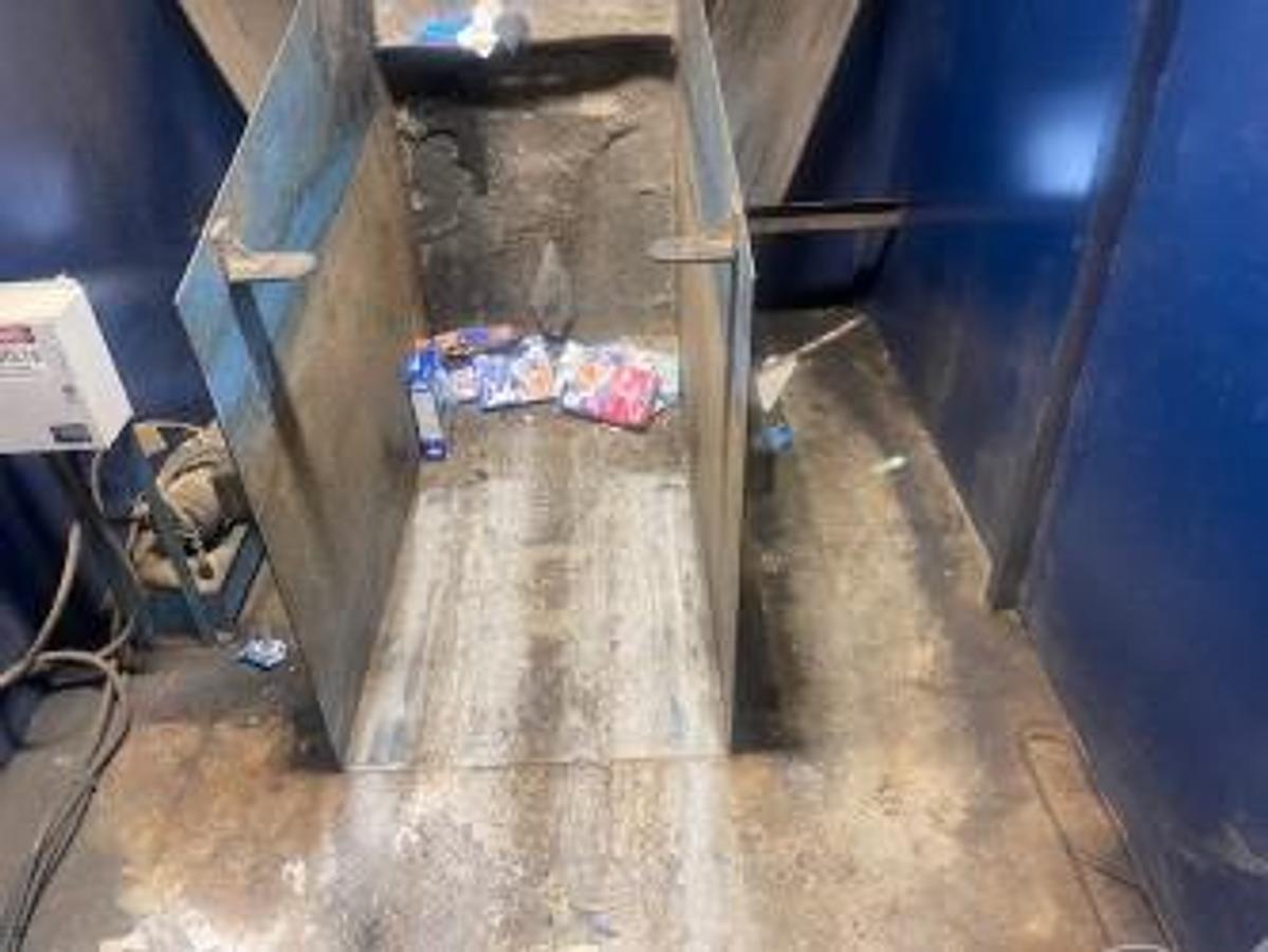 Used BACE 5 YARD STATIONARY COMPACTOR