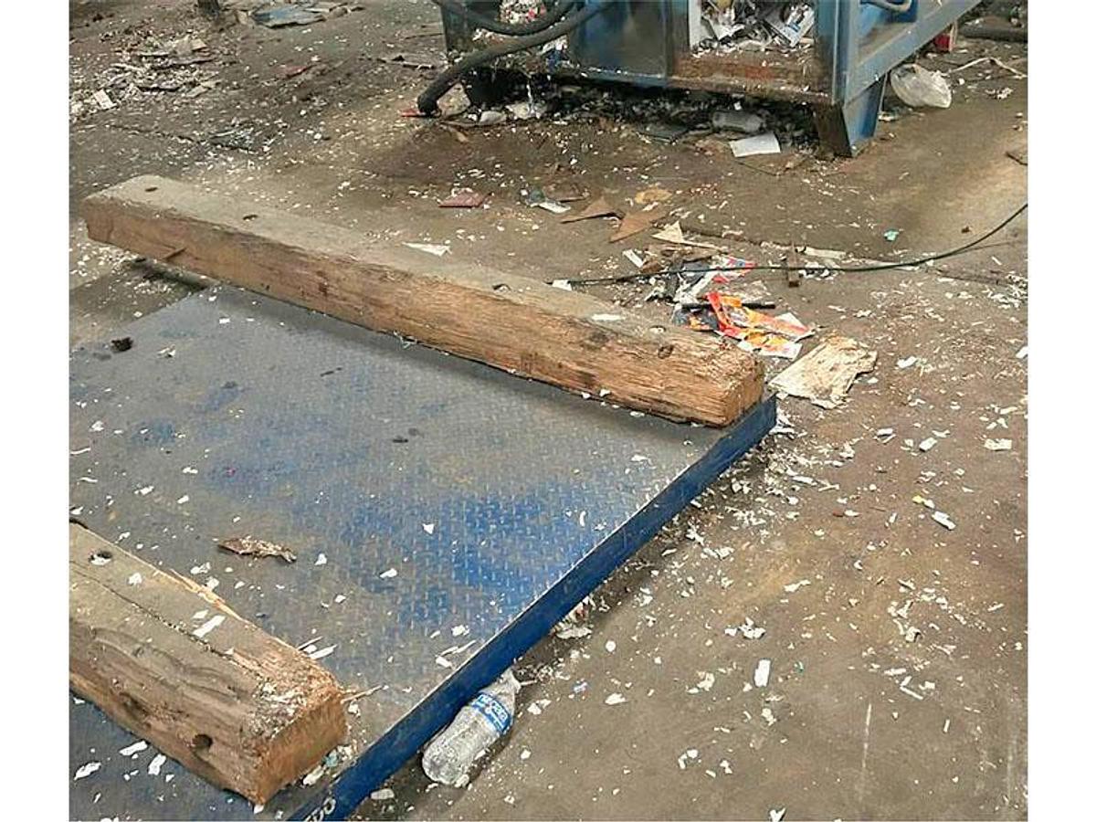 Used Marathon  2-Ram Baler w/ Conveyor and Scale