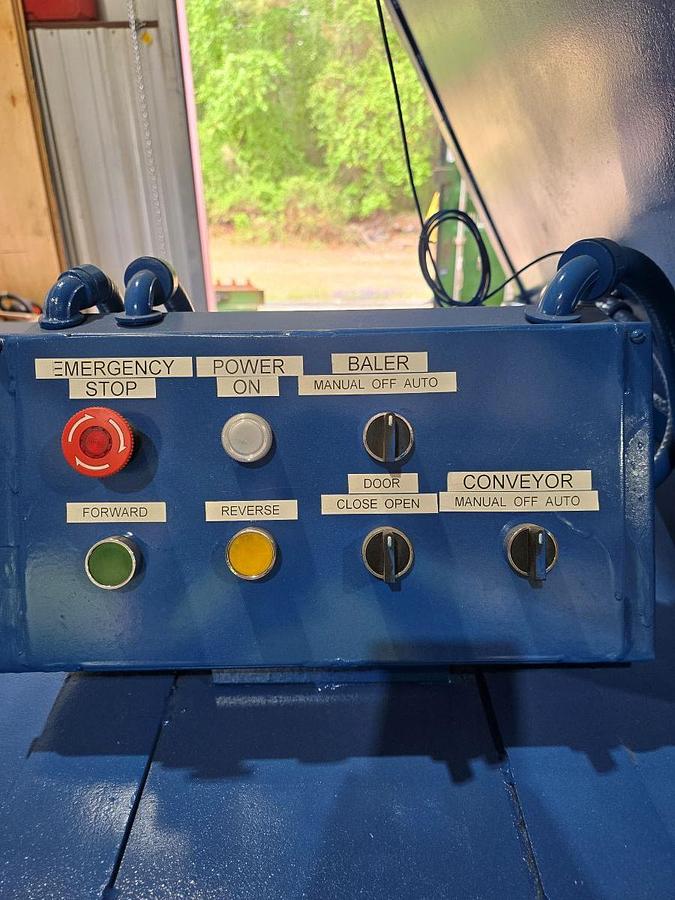 Used Reconditioned  Selco / Harris Closed Door Baler