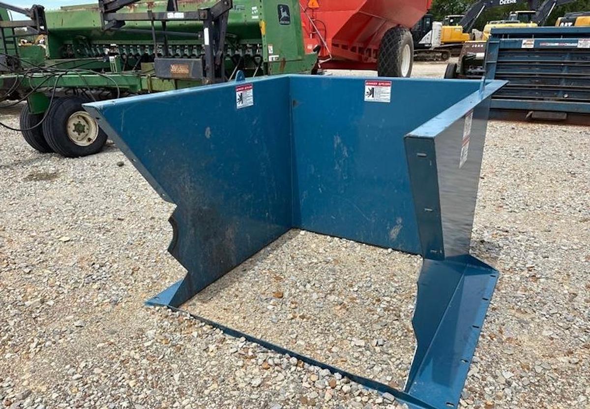 Used Marathon Closed Door Full Pen Baler