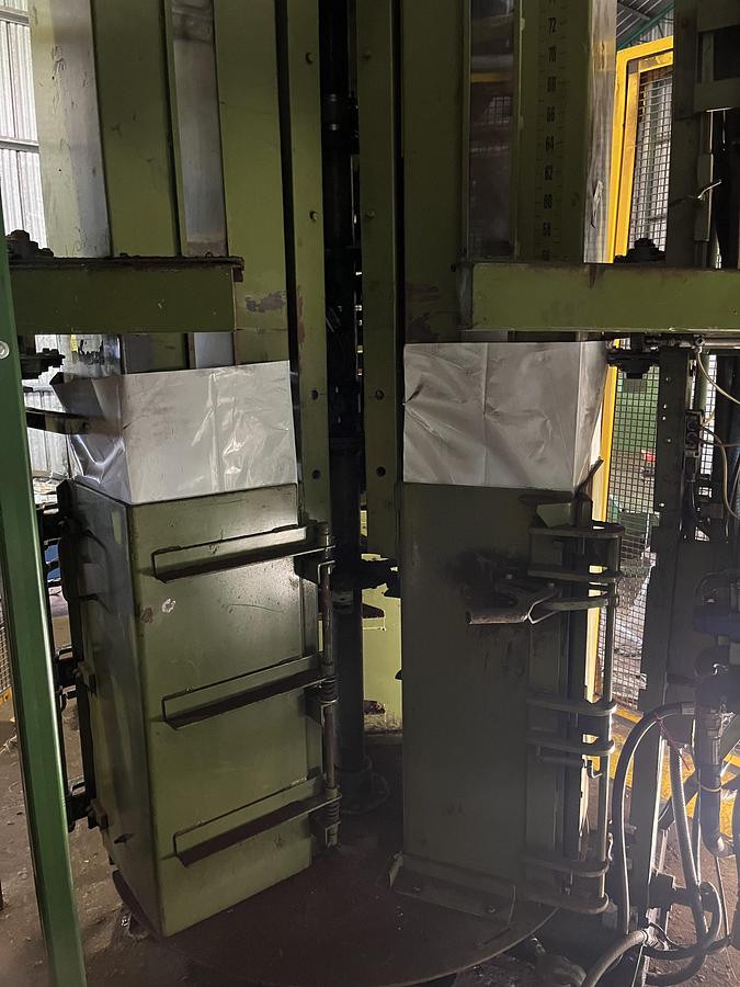 Used VERVILLE COMPLETE WOOD SHAVING BAGGING SYSTEM