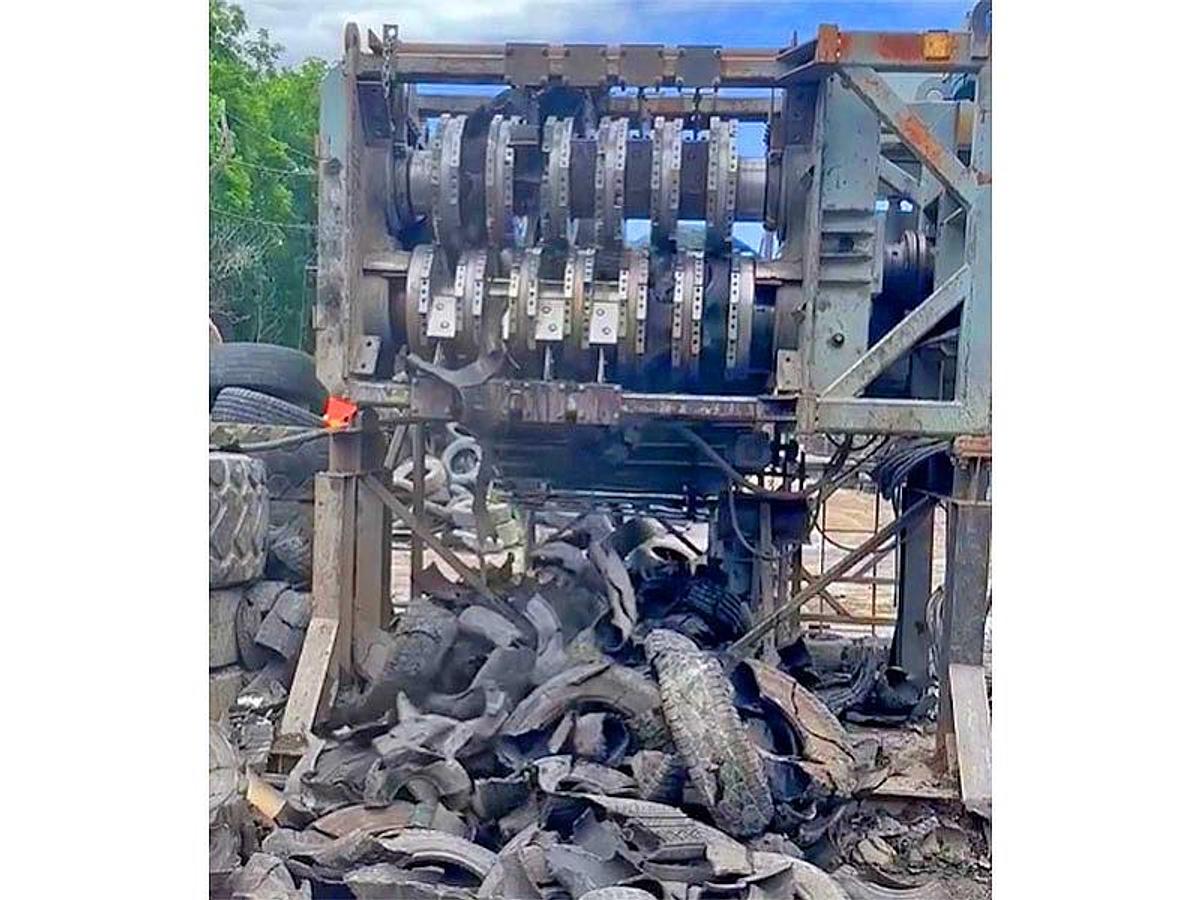 Used BARCLAY Primary 4.9 Tire Shredder