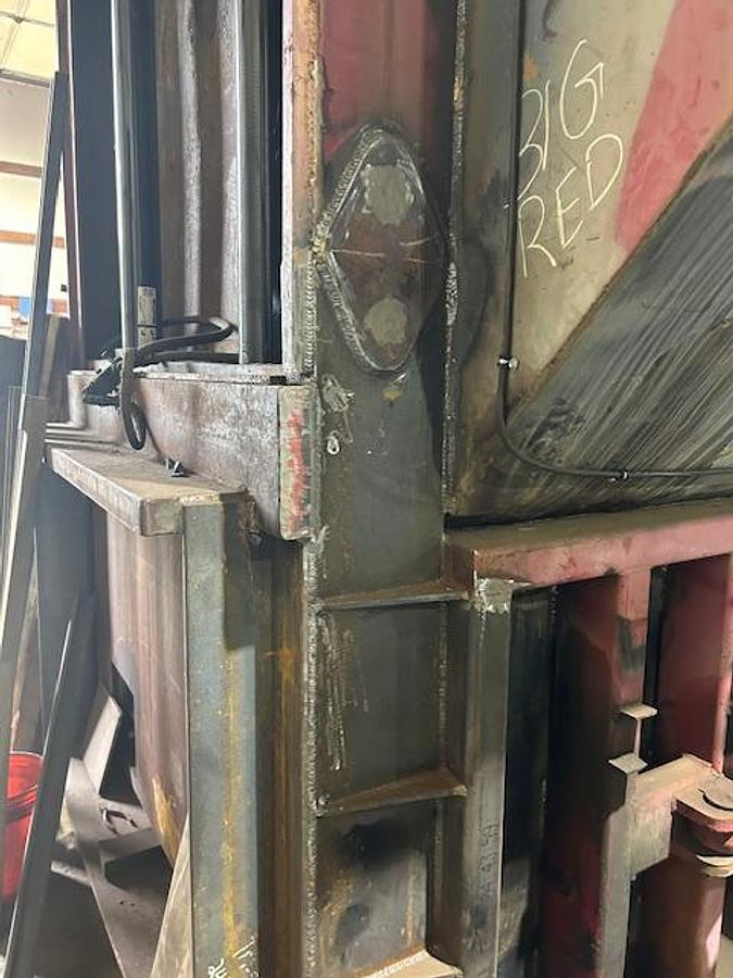 Refurbished Contract Welding Refurbished 6yd Stationary Pre-Crusher