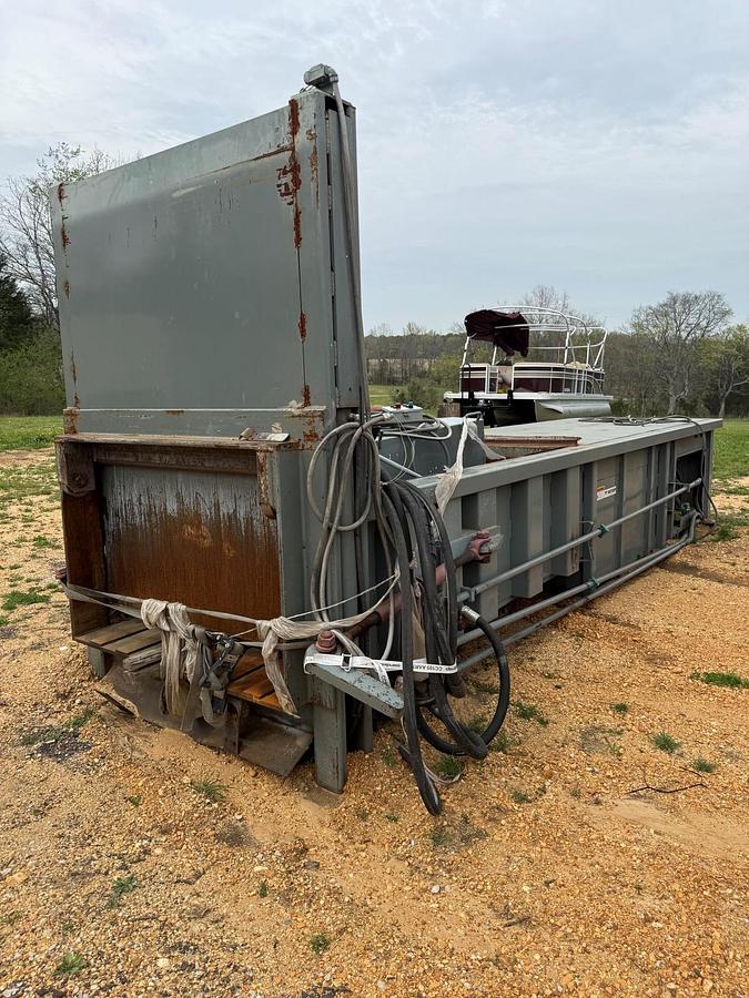 Used Wastequip 5yd Pre Crusher Stationary
