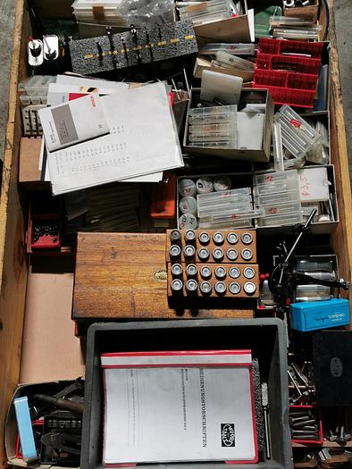 Gebraucht Koordinatenschleifmaschine  BRIDGEPORT MOORE Modell Nr. G 18