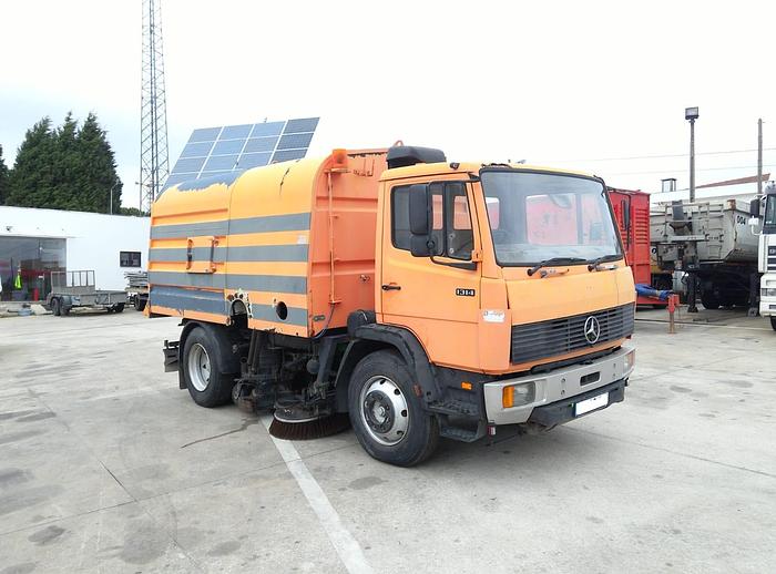 Used 1992 MERCEDES-BENZ 1314 road sweeper