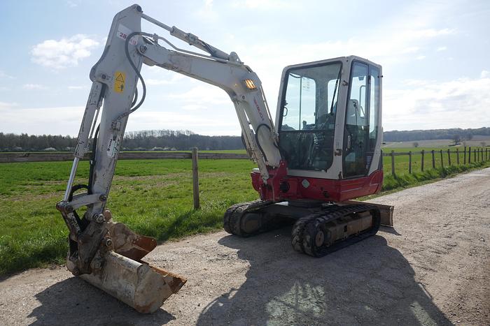 Used 2015 TAKEUCHI TB228