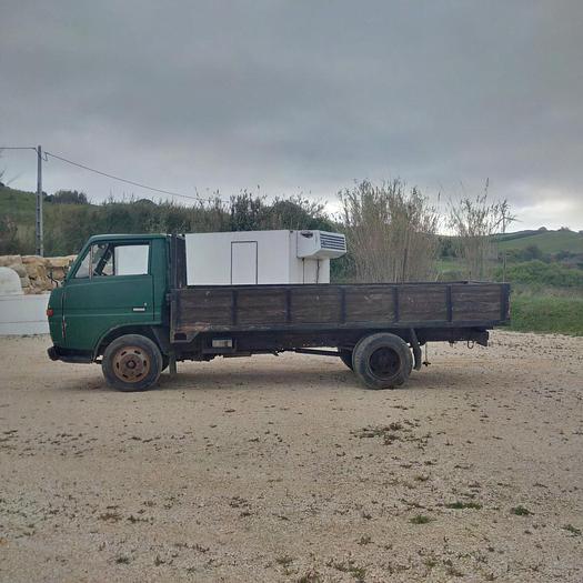 Usado 1980 TOYOTA Dyna BU30 300 on 6 studs truck