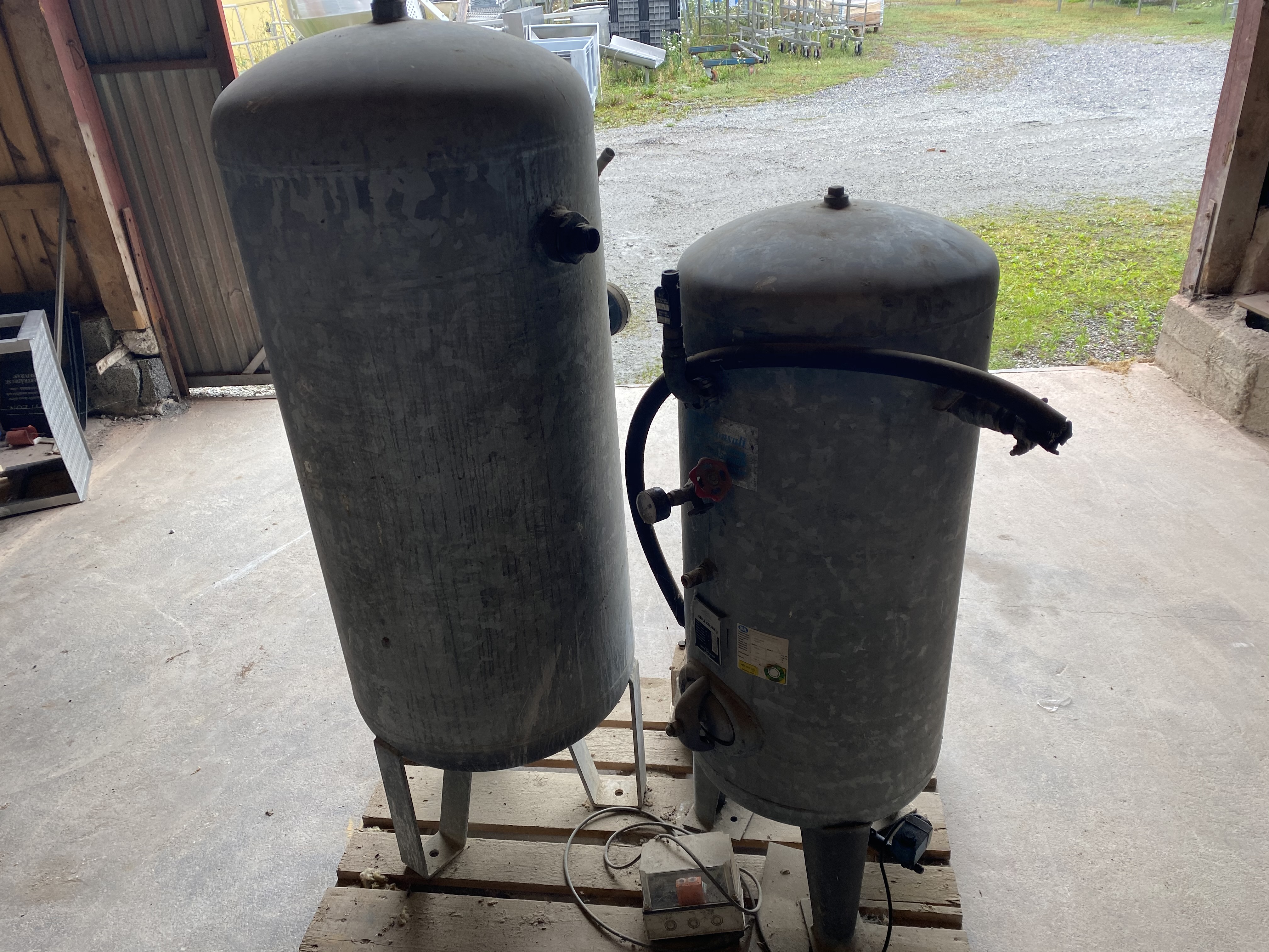 Begagnad Trycktankar 300/150liter