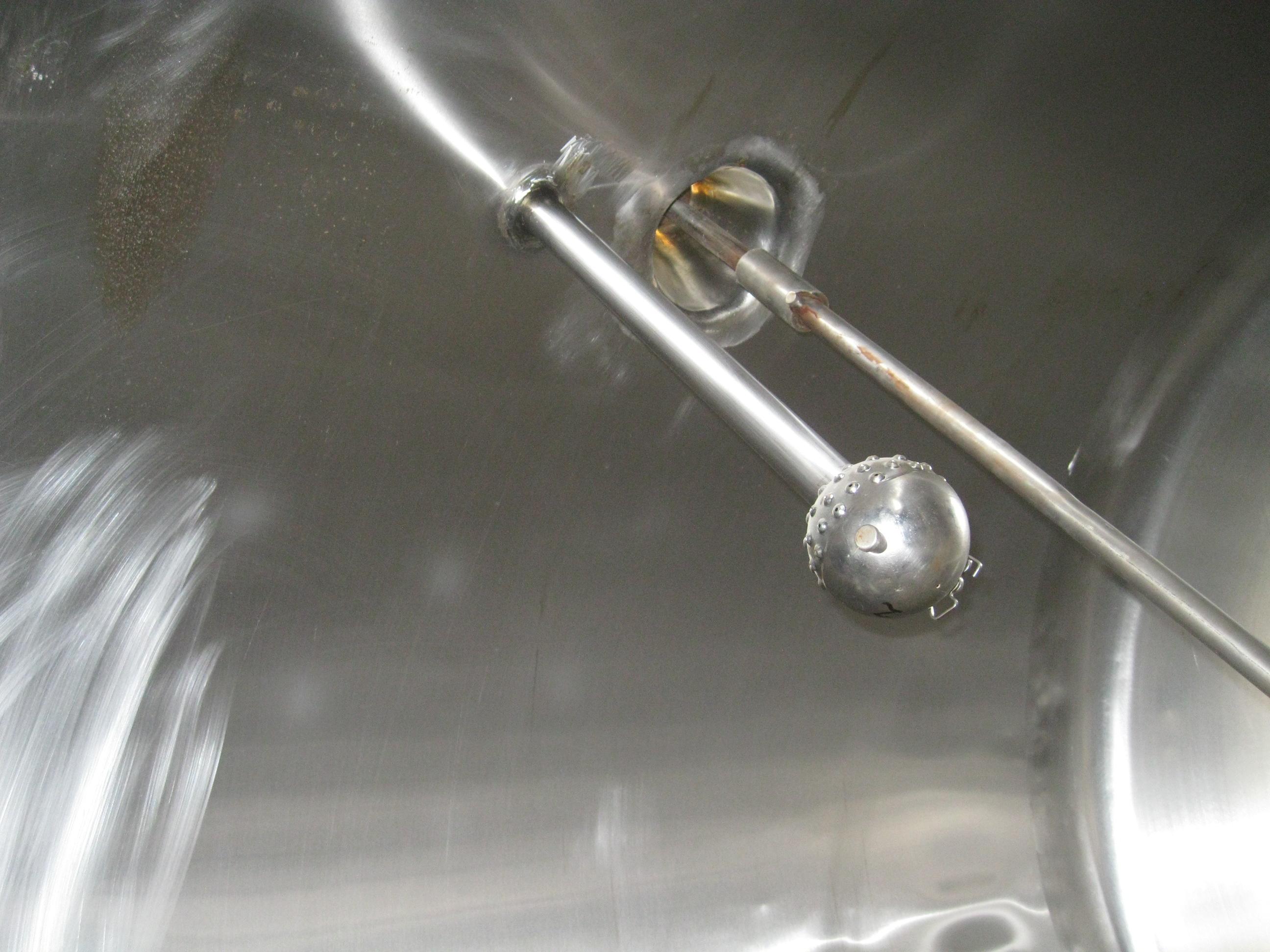 Usado 1000 GALLON HORIZONTAL BULK TANK WITH AGITATION AND JACKET