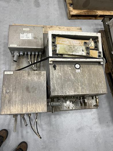 Used Voith Master Jet II Hydraulic, Dilution Control Headbox, 82.9" Pond Width #43877