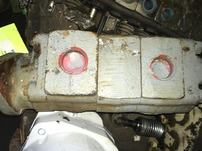 Used Commercial HYDRAULIC PUMP - M25X30095