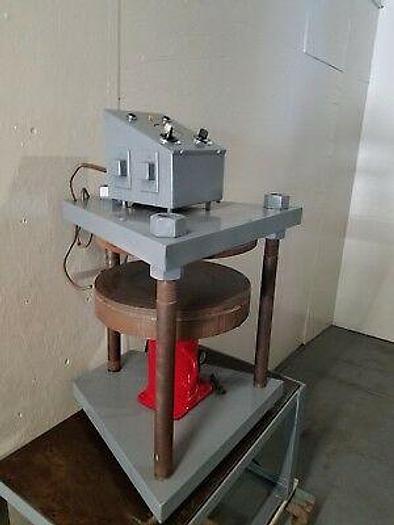 Used 18 Inch Vulcanizer makes Spin Casting Rubber Molds Hydraulic Press Autoclave