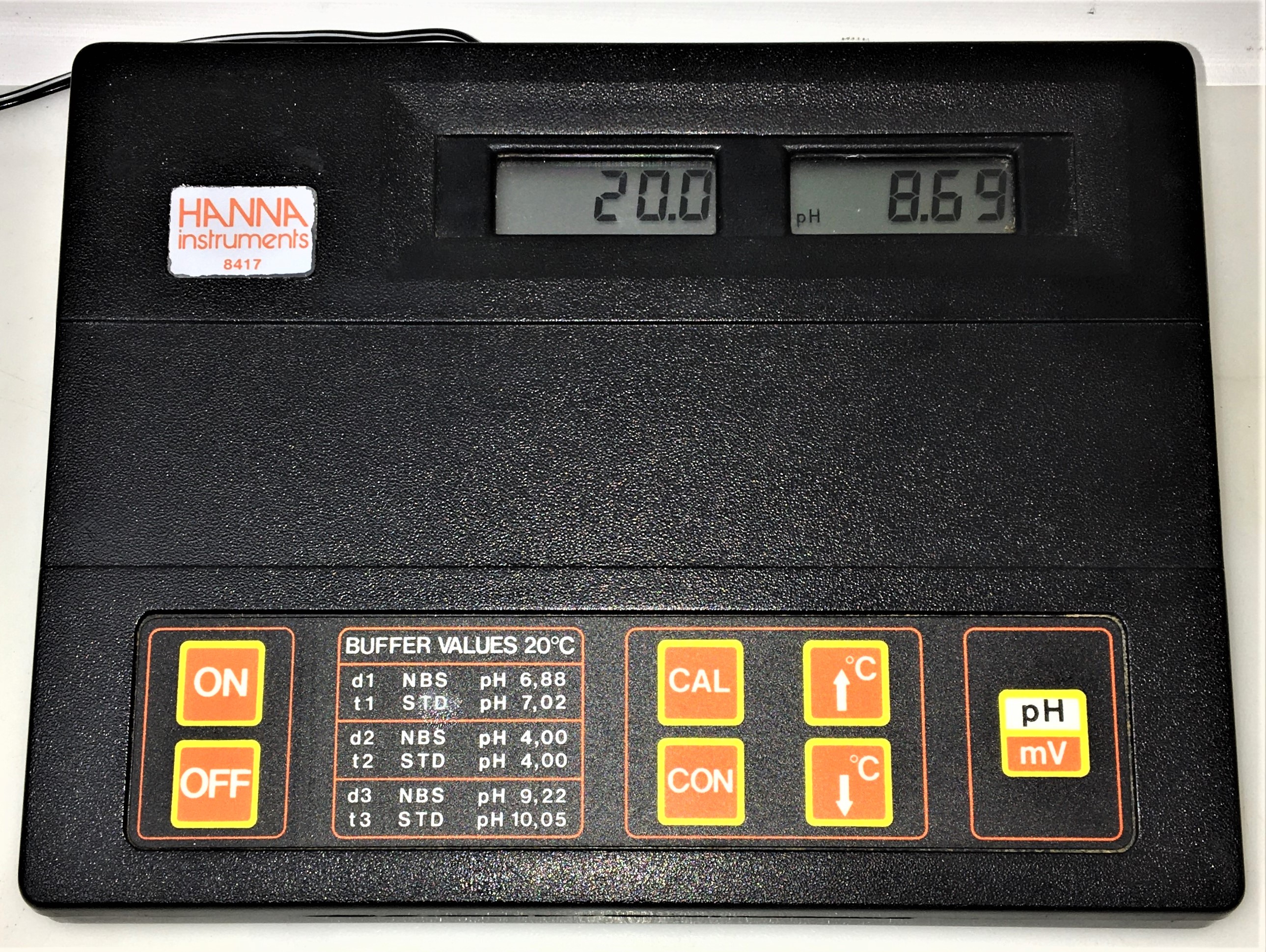 Used Hanna HI 8417 Benchtop pH Meter