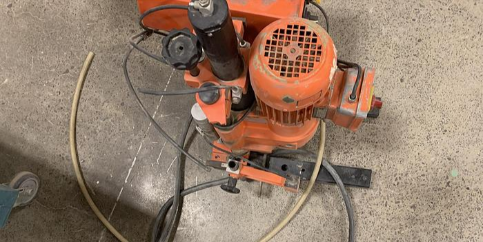 1985 Blum Minipress CA Hinge machine drilling