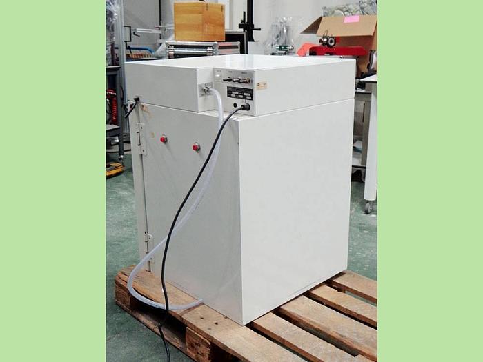 Used Leec MKll Proportional Temperature Control CO2 Incubator.