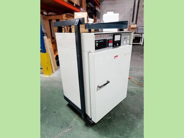 Used Leec MKll Proportional Temperature Control CO2 Incubator.