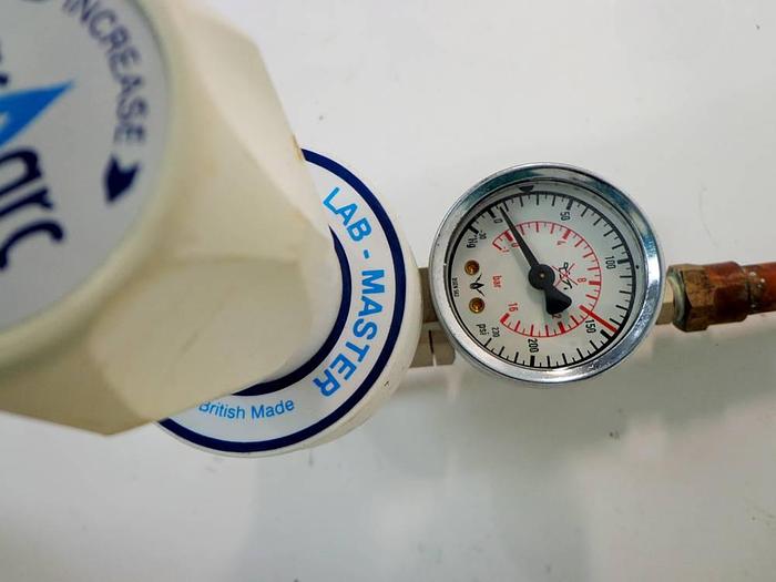 Used Gas-Arc Lab-Master Hydrogen, CO2, Oxygen & Nitrogen Pressure Regulators (13 off) and CC Isolation Valves (3 off).