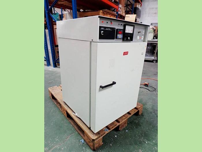 Used Leec MKll Proportional Temperature Control CO2 Incubator.